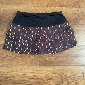 Lucky In Love Scalloped Tier Skirt – Size Small – Cocktail Print 🍸